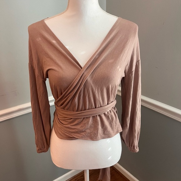 NEW Express x Negin Mirsalehi Blush Pink Sparkle Tie Front Wrap Top - Picture 3 of 6